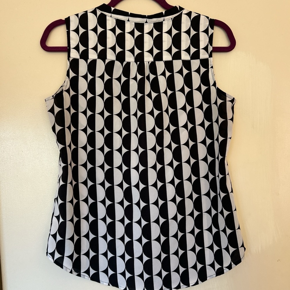 New York & Company Black and White Geometric Blouse - Picture 2 of 3